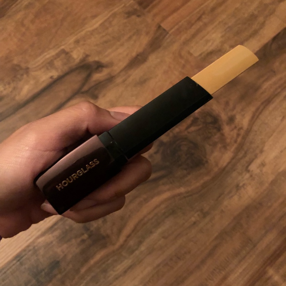 Hourglass Vanish Foundation stick in Golden